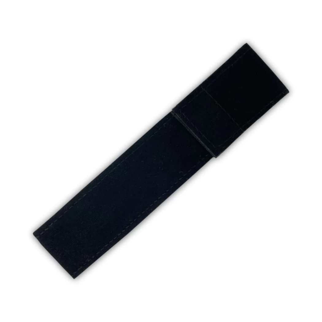Velvet travel case for straight razors